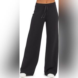 SPANX AirEssentials Wide Leg Pant
